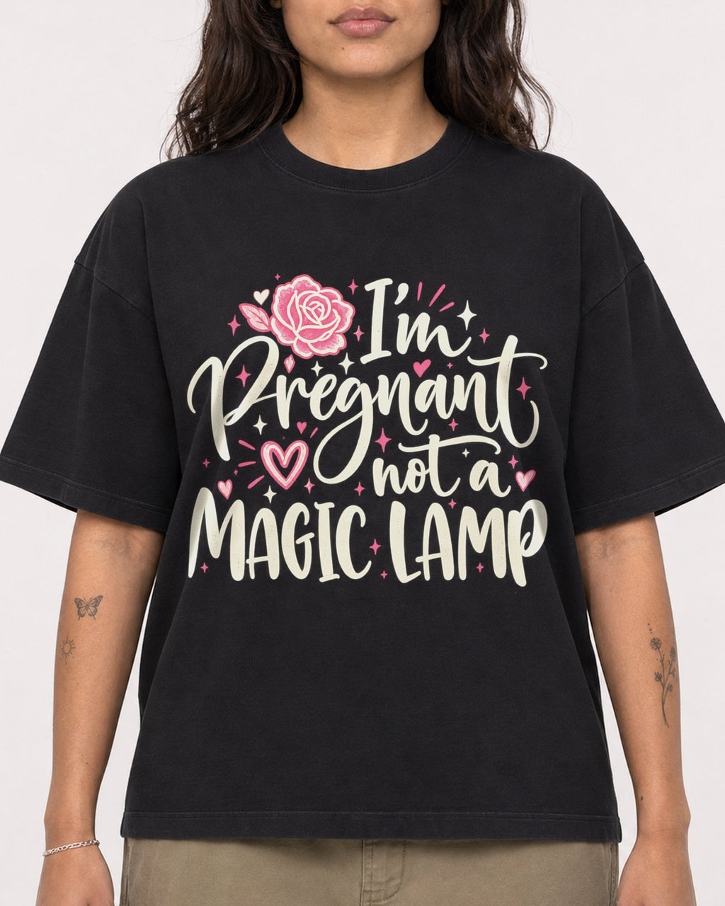 Mockup Boxy Heavyweight Tee Black female close-up 06