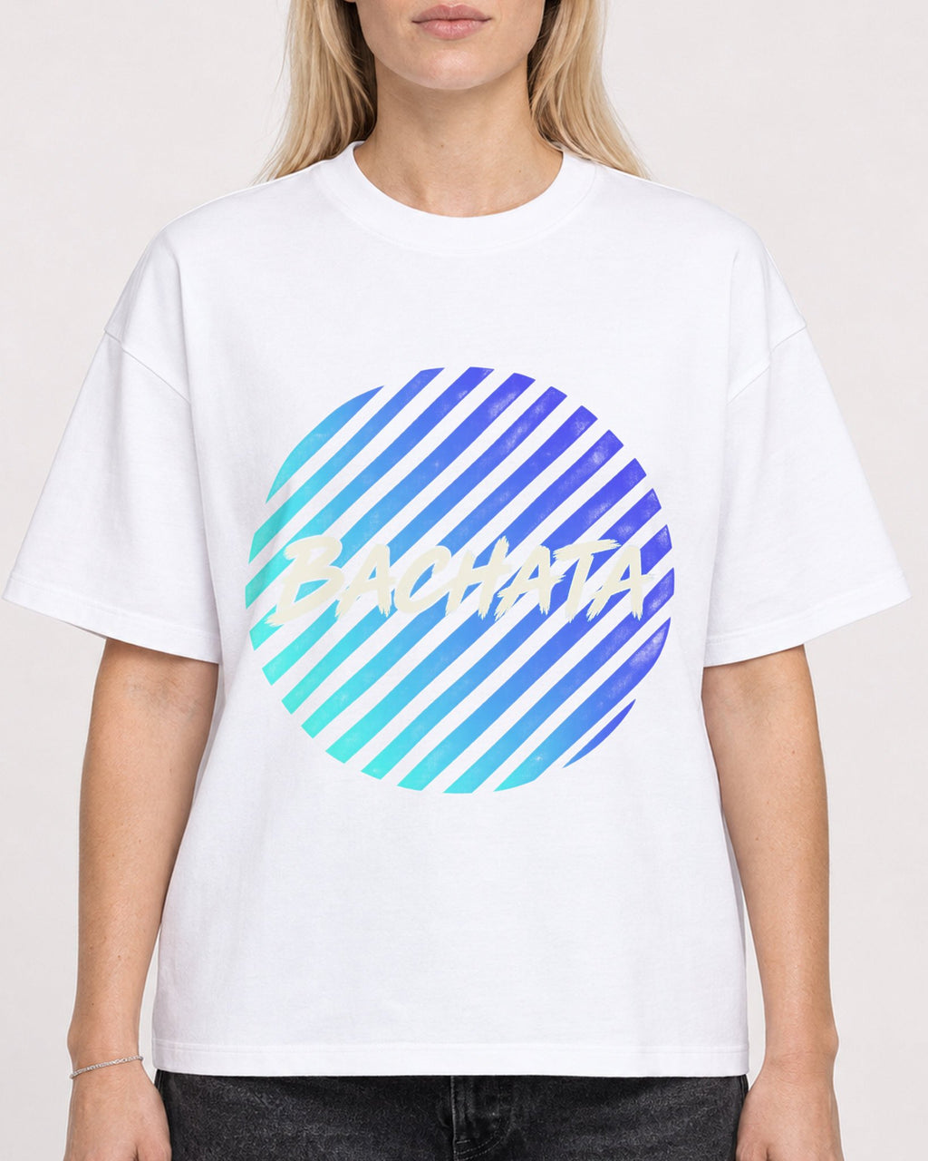 Mockup Boxy Heavyweight Tee White female close-up 08
