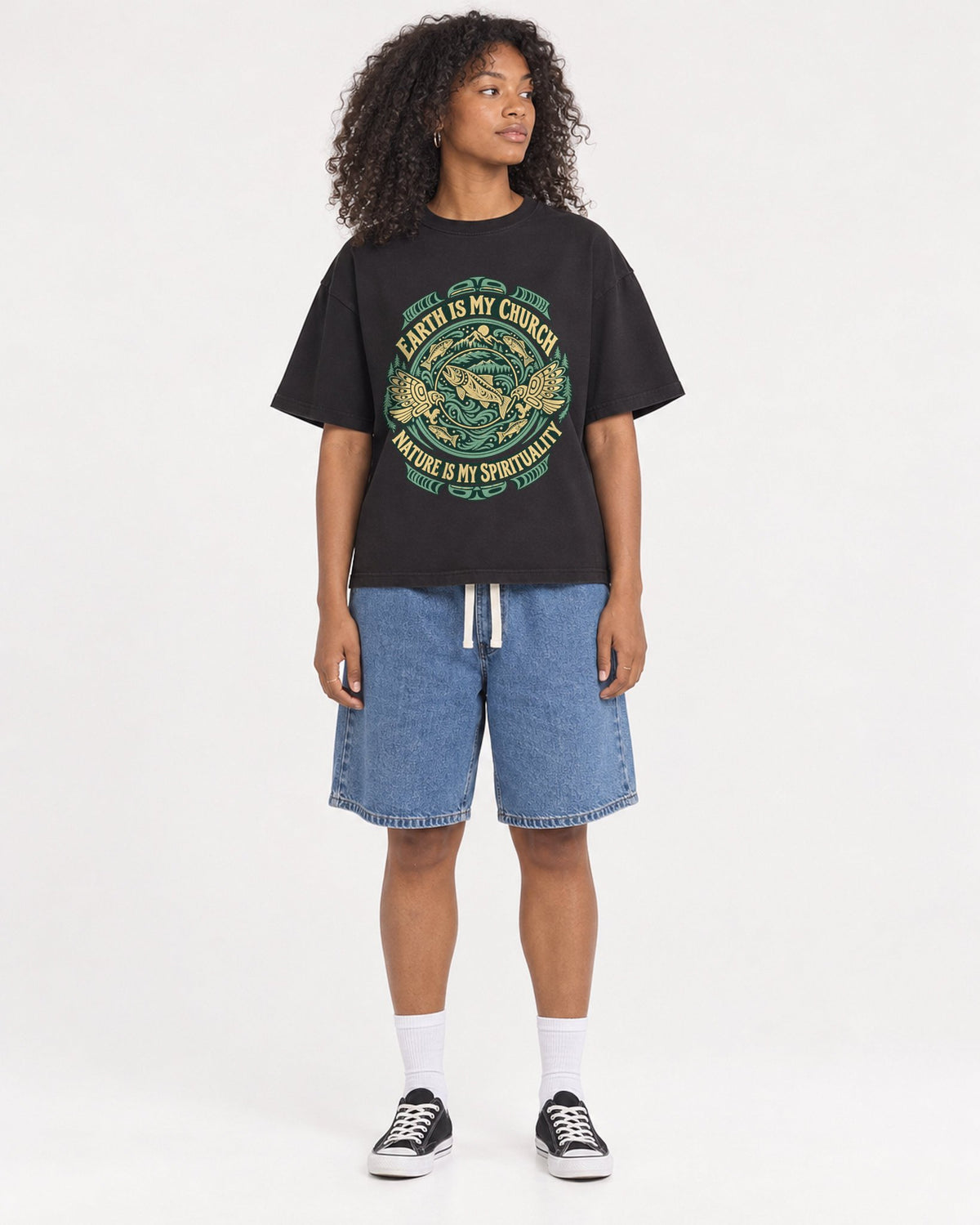 Mockup Boxy Heavyweight Tee Black female full-body 05