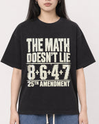 Mockup Boxy Heavyweight Tee Black female close-up 01