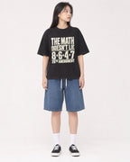 Mockup Boxy Heavyweight Tee Black female full-body 01
