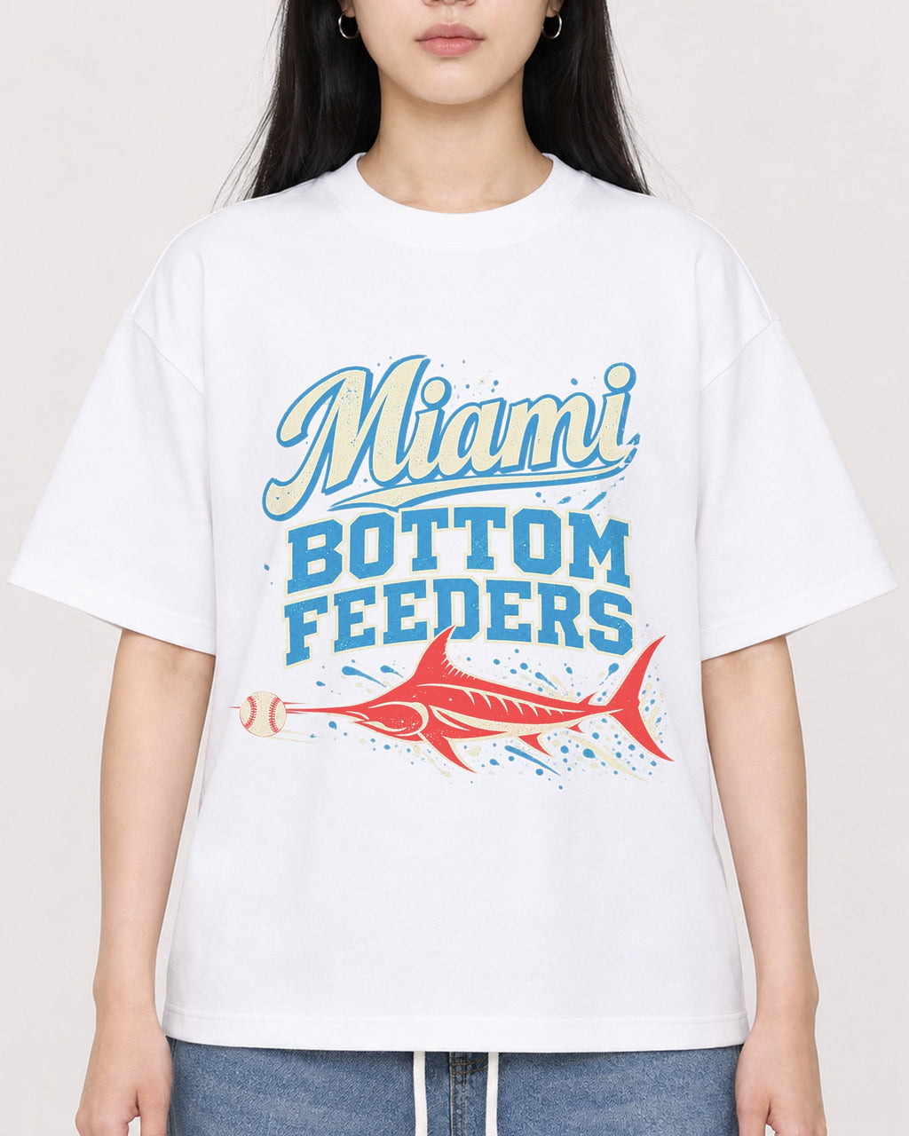 Mockup Boxy Heavyweight Tee White female close-up 01