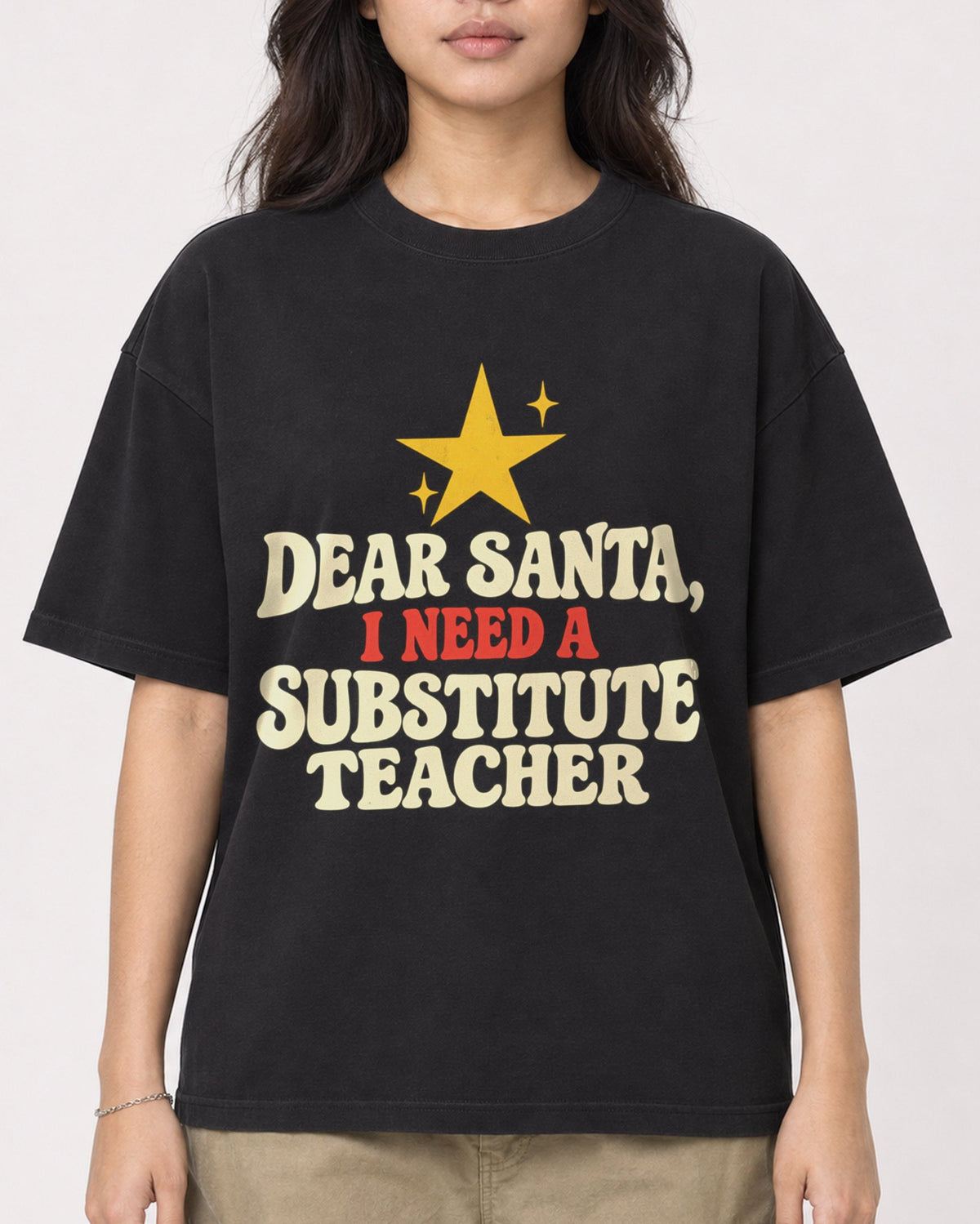 Mockup Boxy Heavyweight Tee Black female close-up 02