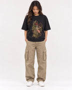 Mockup Boxy Heavyweight Tee Black female full-body 02