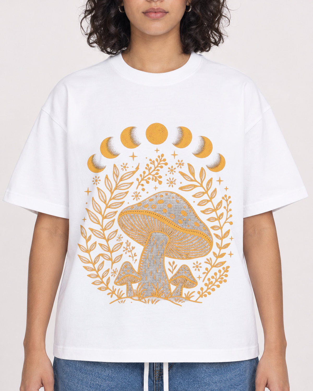 Mockup Boxy Heavyweight Tee White female close-up 26