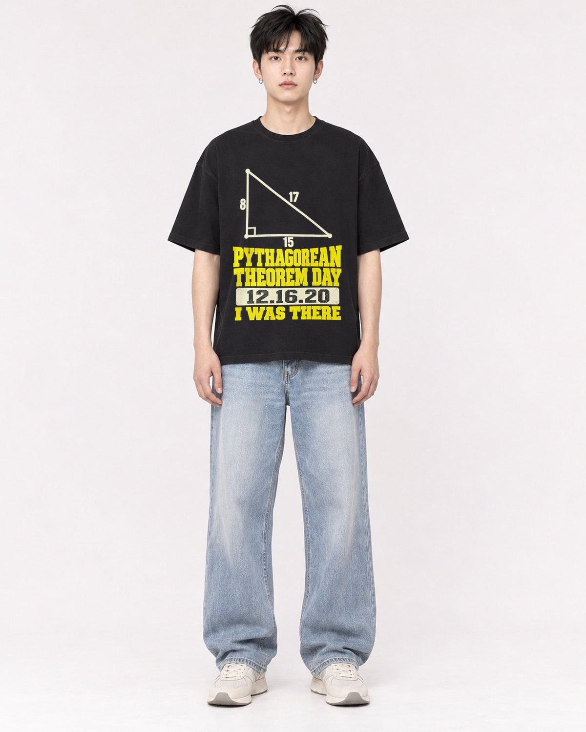 Mockup Boxy Heavyweight Tee Black male full-body 01