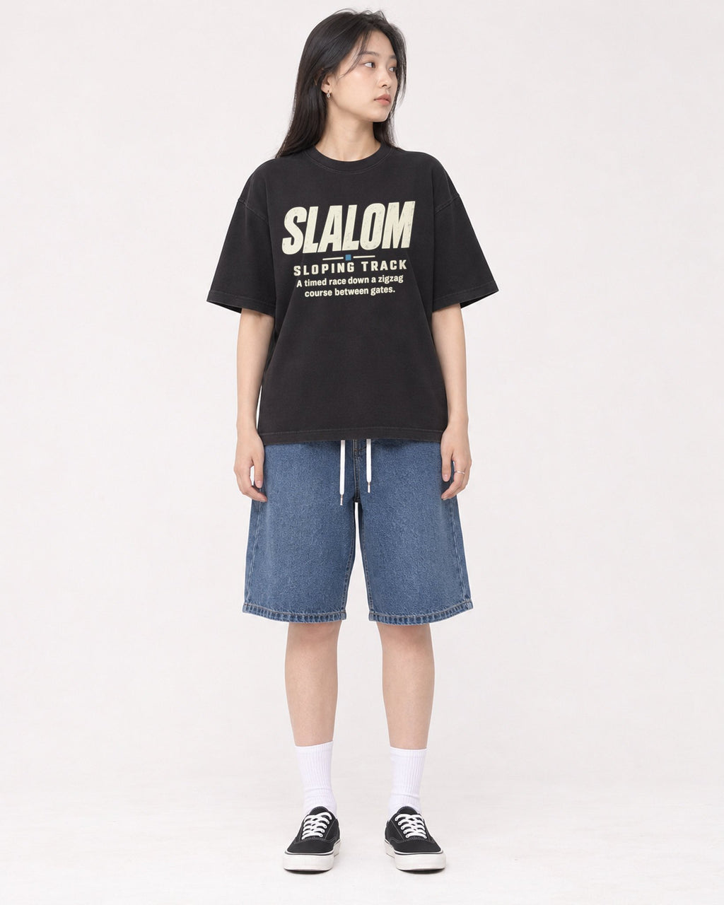Mockup Boxy Heavyweight Tee Black female full-body 01