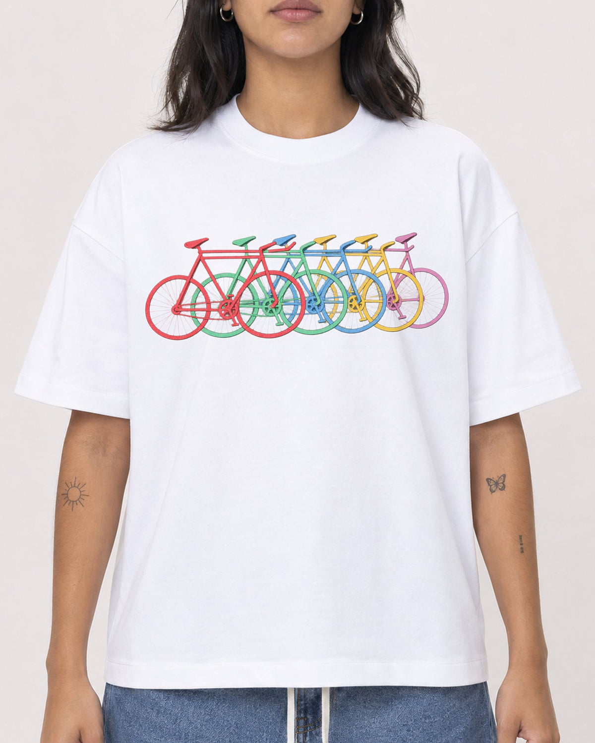 Mockup Boxy Heavyweight Tee White female close-up 36