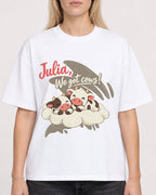 Mockup Boxy Heavyweight Tee White female close-up 08