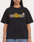 Mockup Boxy Heavyweight Tee Black female close-up 45