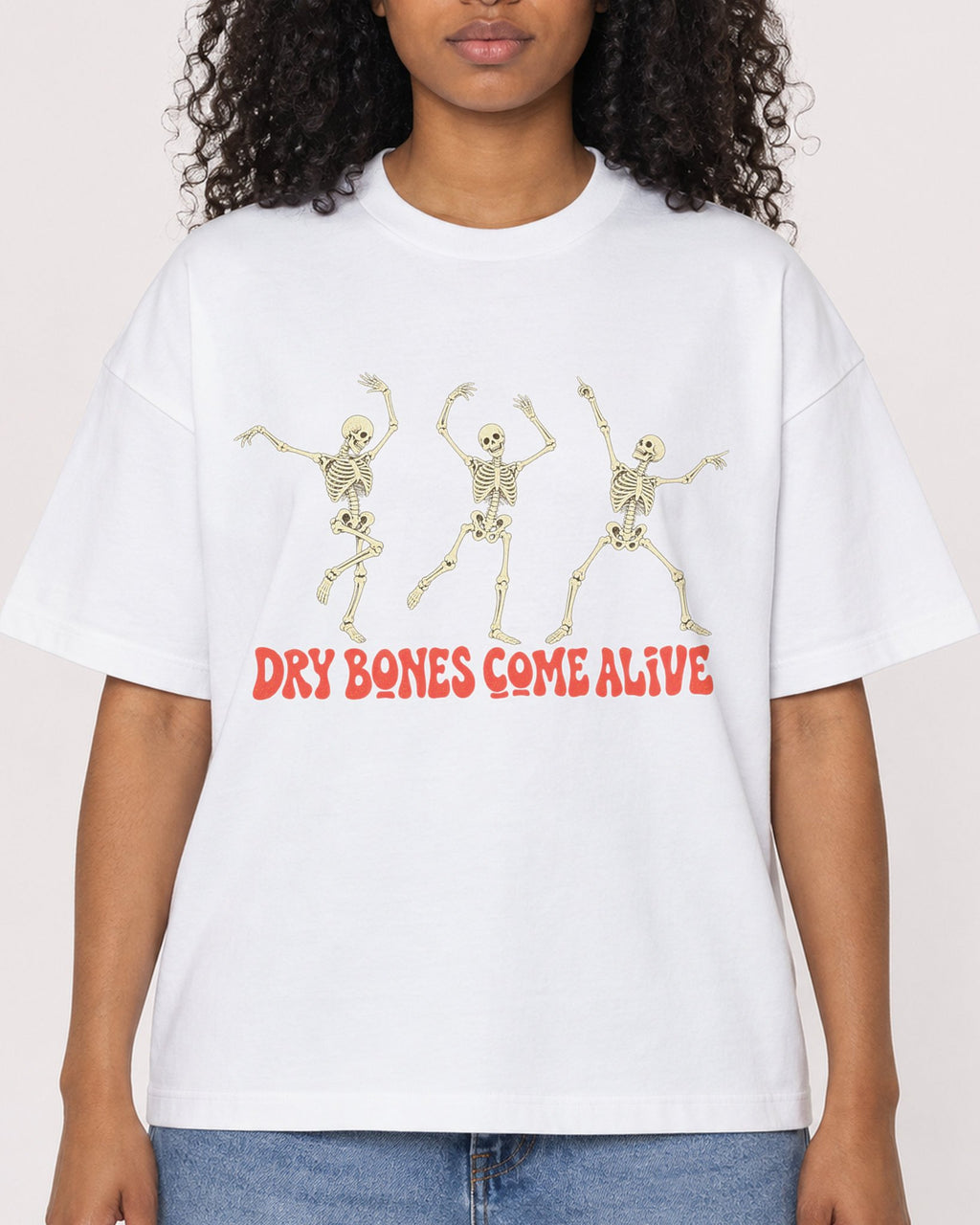 Mockup Boxy Heavyweight Tee White female close-up 05