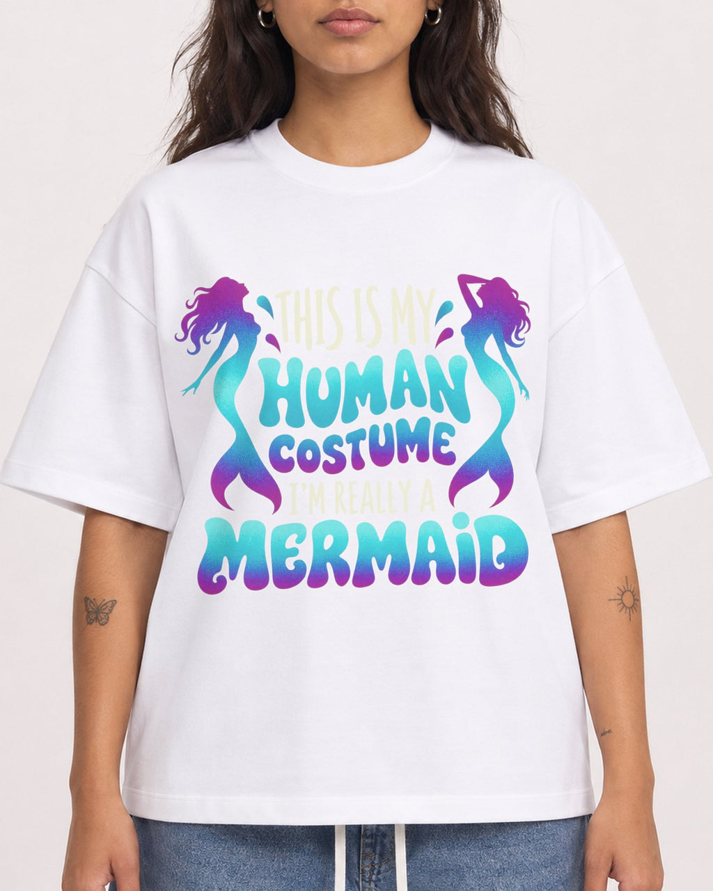 Mockup Boxy Heavyweight Tee White female close-up 06