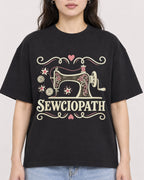 Mockup Boxy Heavyweight Tee Black female close-up 03