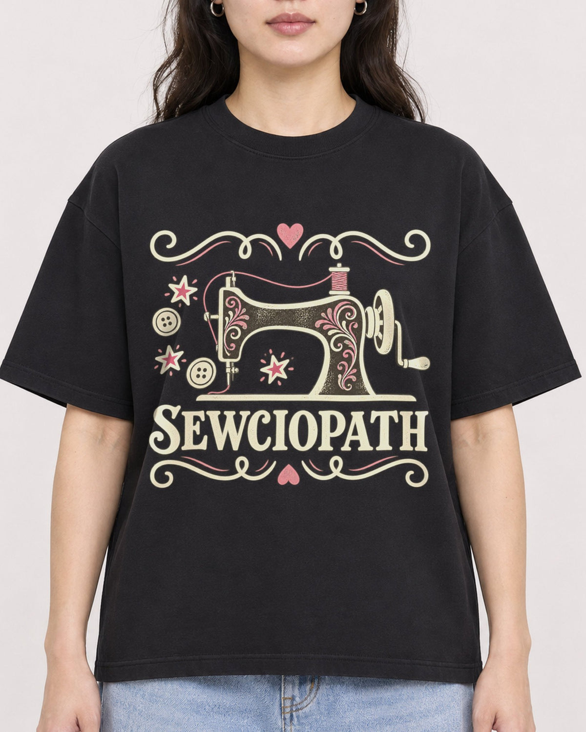 Mockup Boxy Heavyweight Tee Black female close-up 03