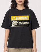 Mockup Boxy Heavyweight Tee Black female close-up 02