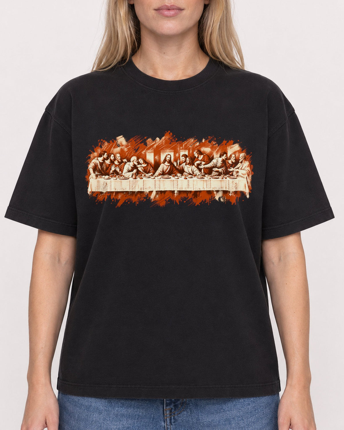 Mockup Boxy Heavyweight Tee Black female close-up 08