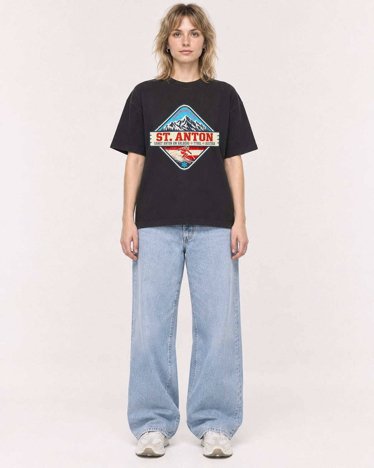 Mockup Boxy Heavyweight Tee Black female full-body 19