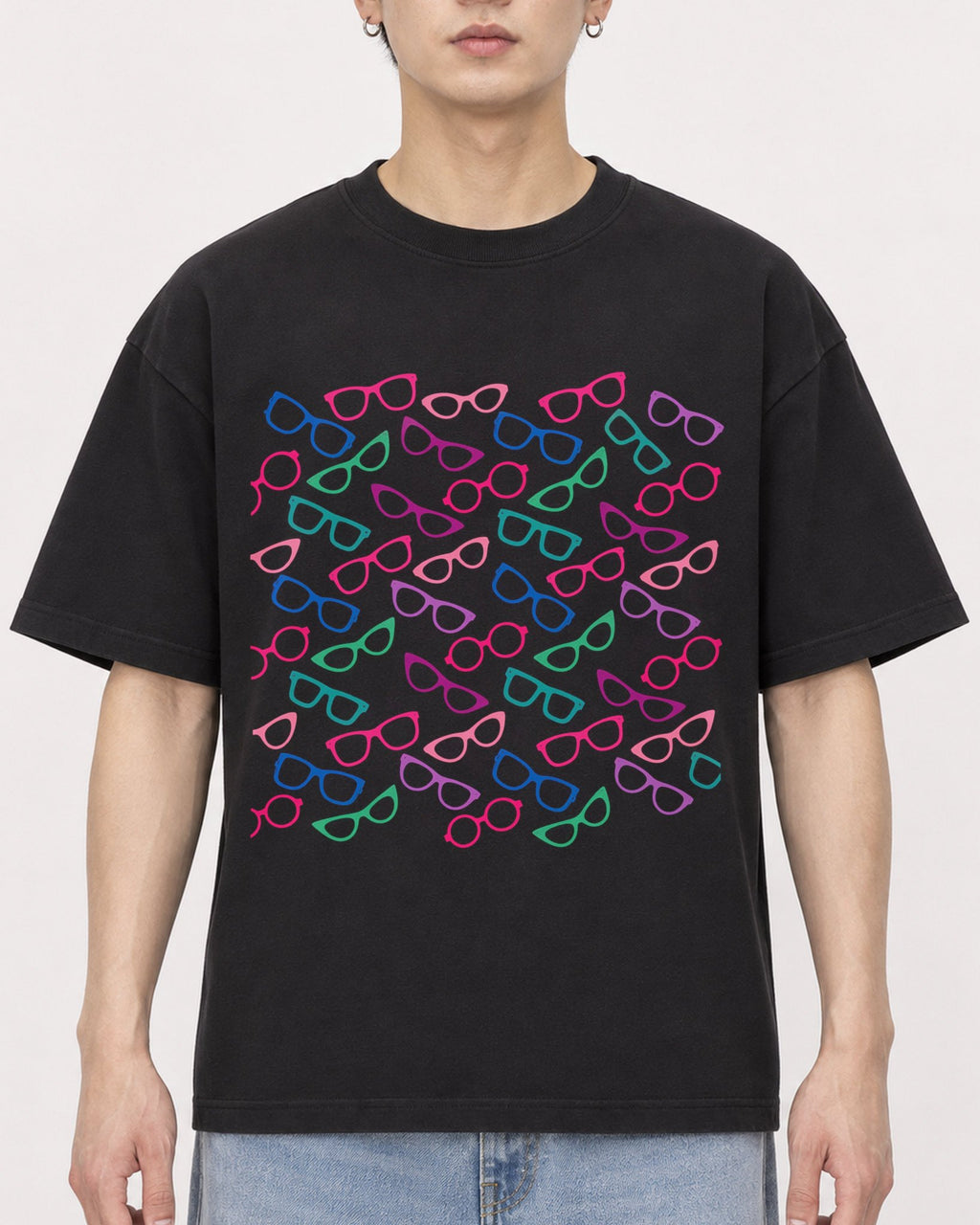 Mockup Boxy Heavyweight Tee Black male close-up 01