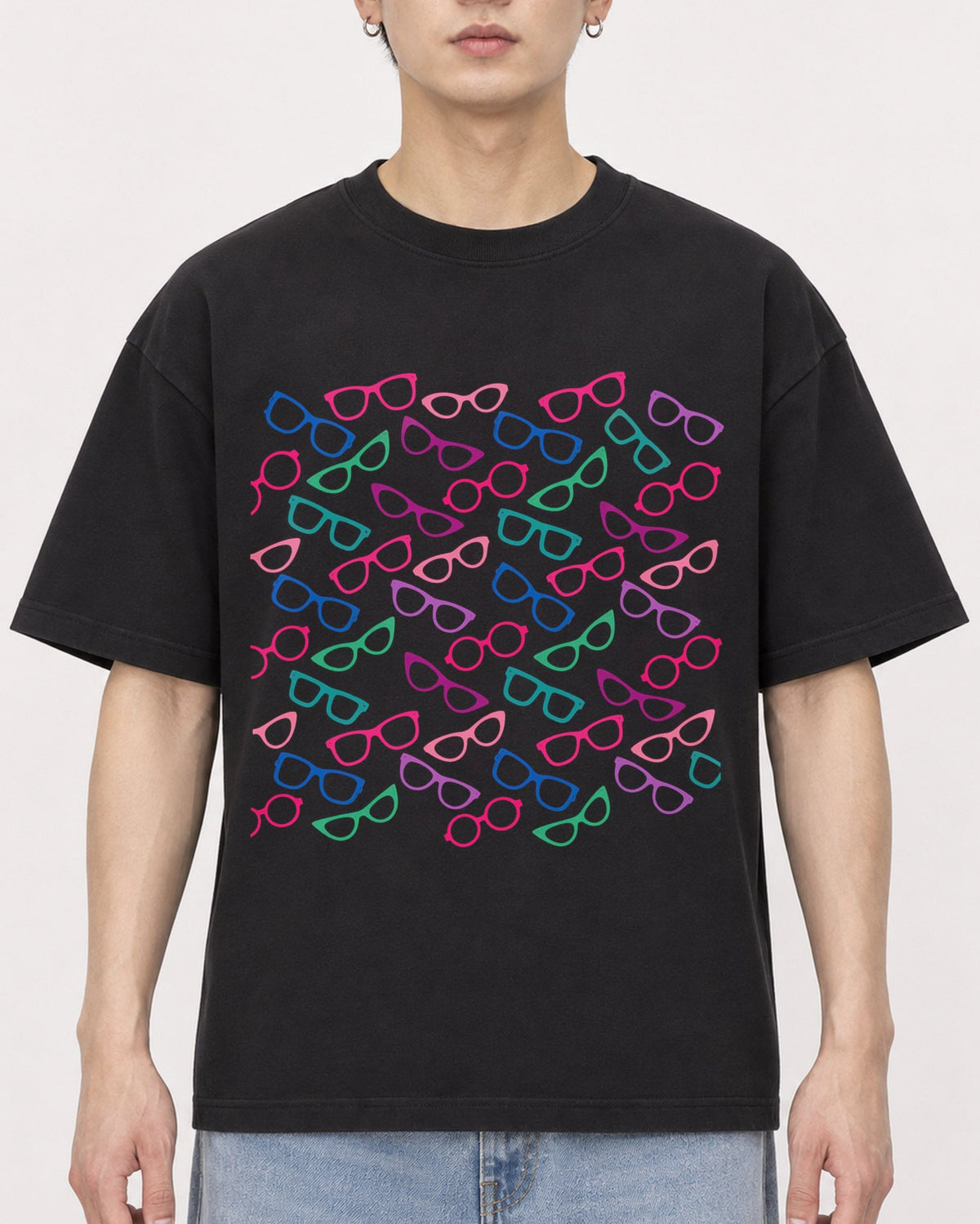 Mockup Boxy Heavyweight Tee Black male close-up 01