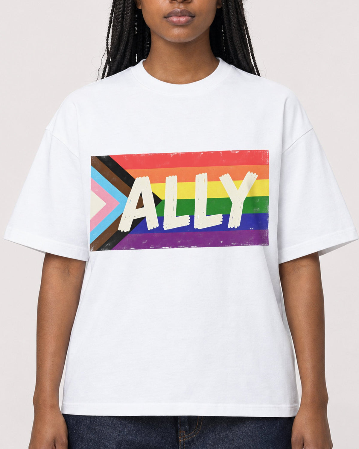 Mockup Boxy Heavyweight Tee White female close-up 04