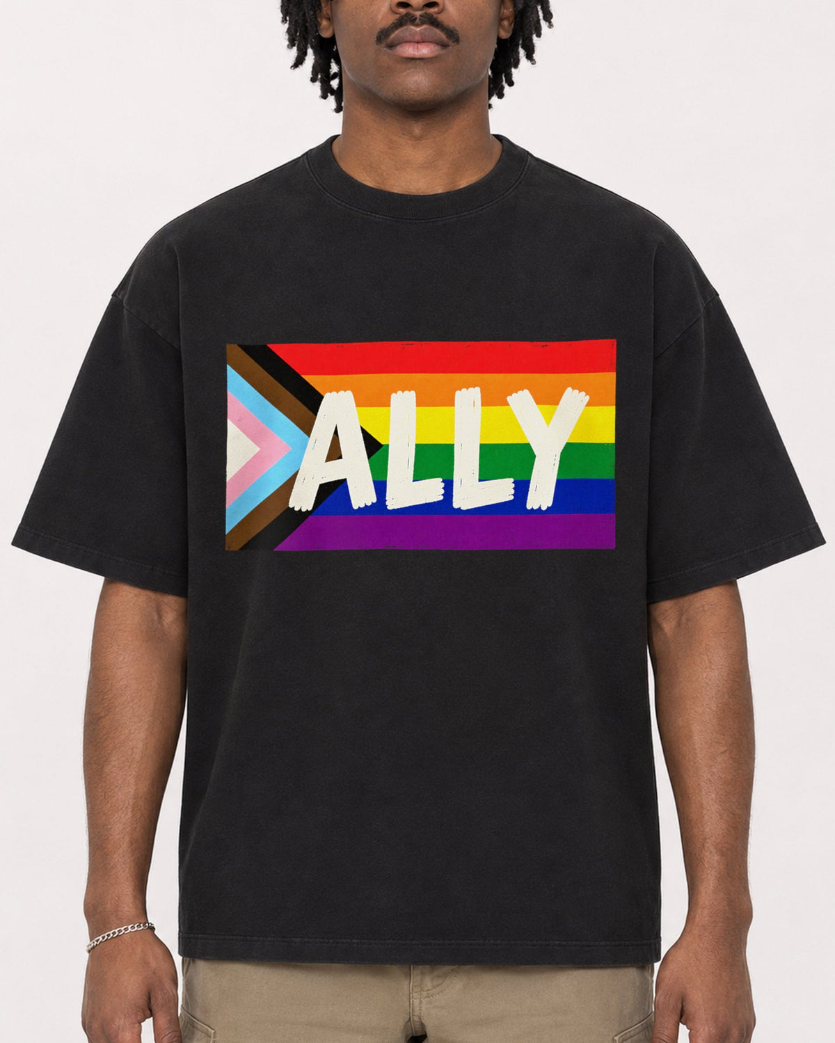 Mockup Boxy Heavyweight Tee Black male close-up 04