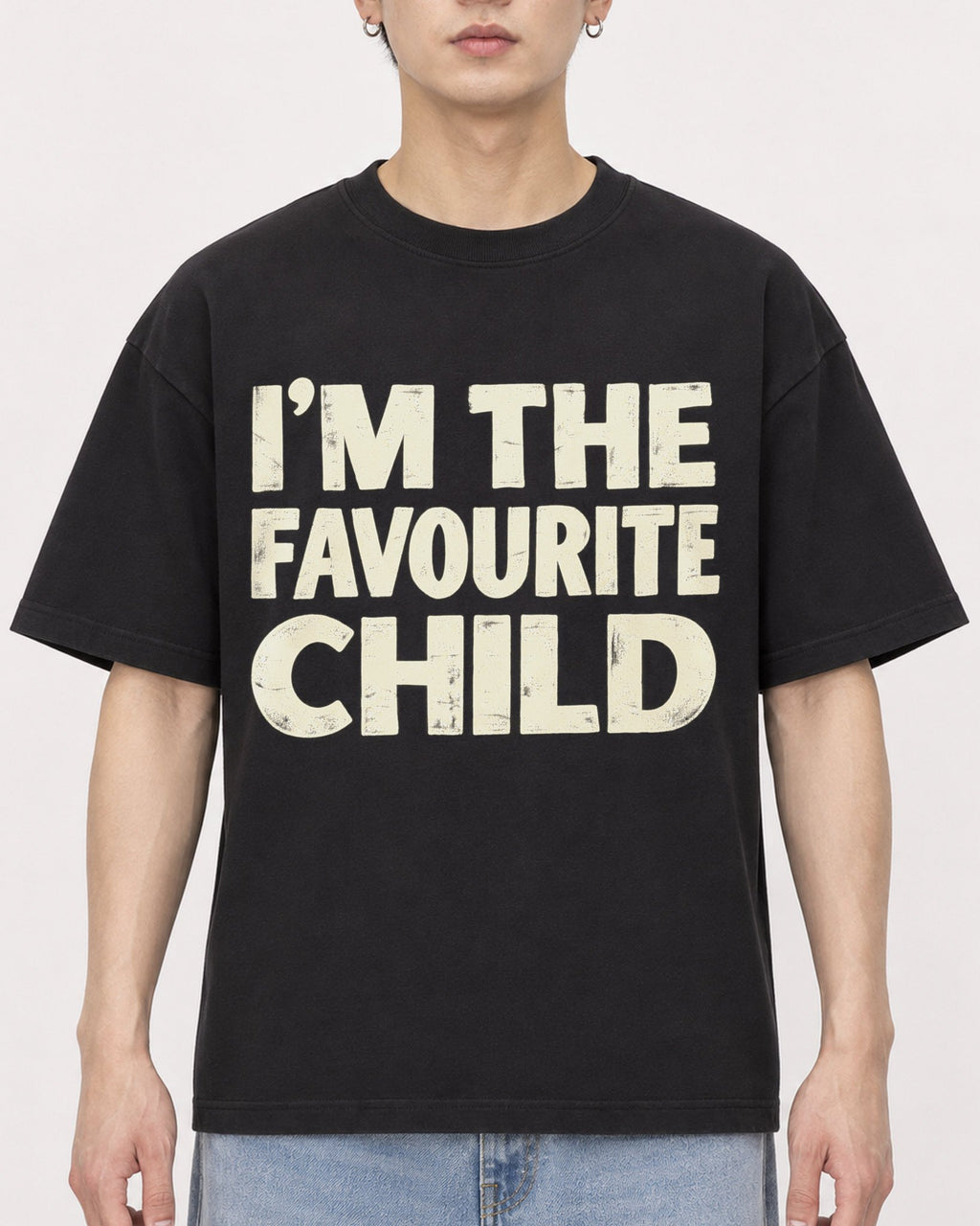 Mockup Boxy Heavyweight Tee Black male close-up 01