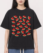 Mockup Boxy Heavyweight Tee Black female close-up 01