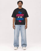 Mockup Boxy Heavyweight Tee Black male full-body 05