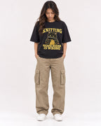 Mockup Boxy Heavyweight Tee Black female full-body 02