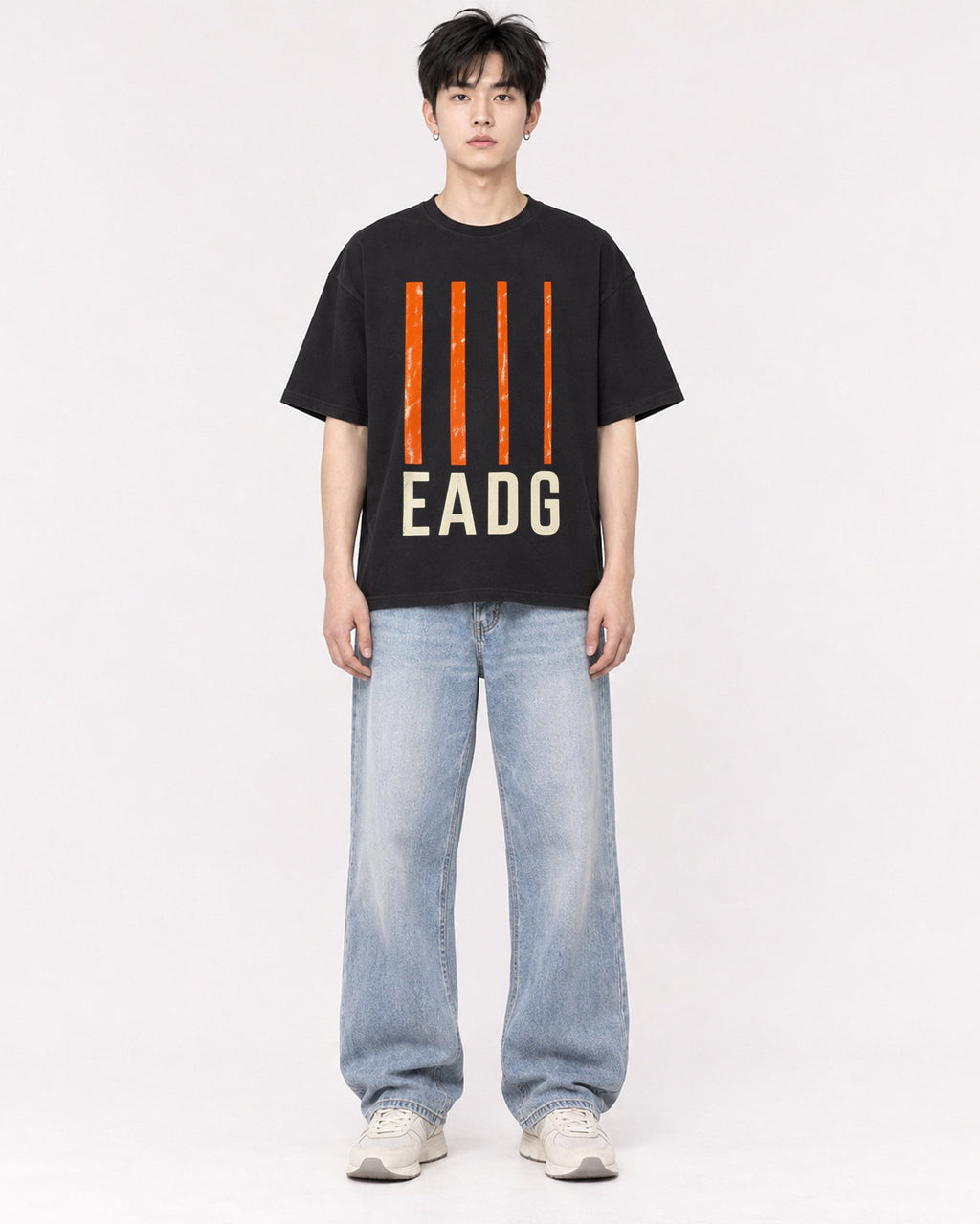 Mockup Boxy Heavyweight Tee Black male full-body 01