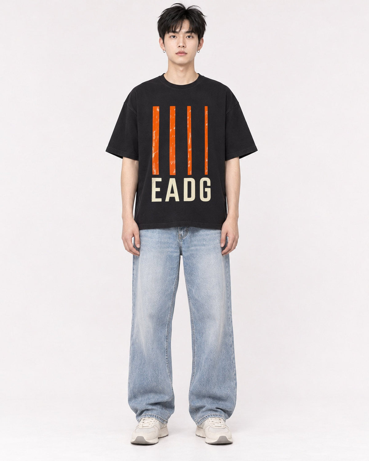 Mockup Boxy Heavyweight Tee Black male full-body 01