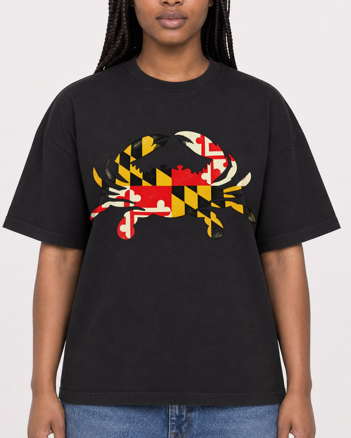 Mockup Boxy Heavyweight Tee Black female close-up 04