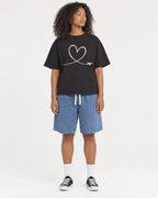 Mockup Boxy Heavyweight Tee Black female full-body 05