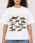 Mockup Boxy Heavyweight Tee White female close-up 10