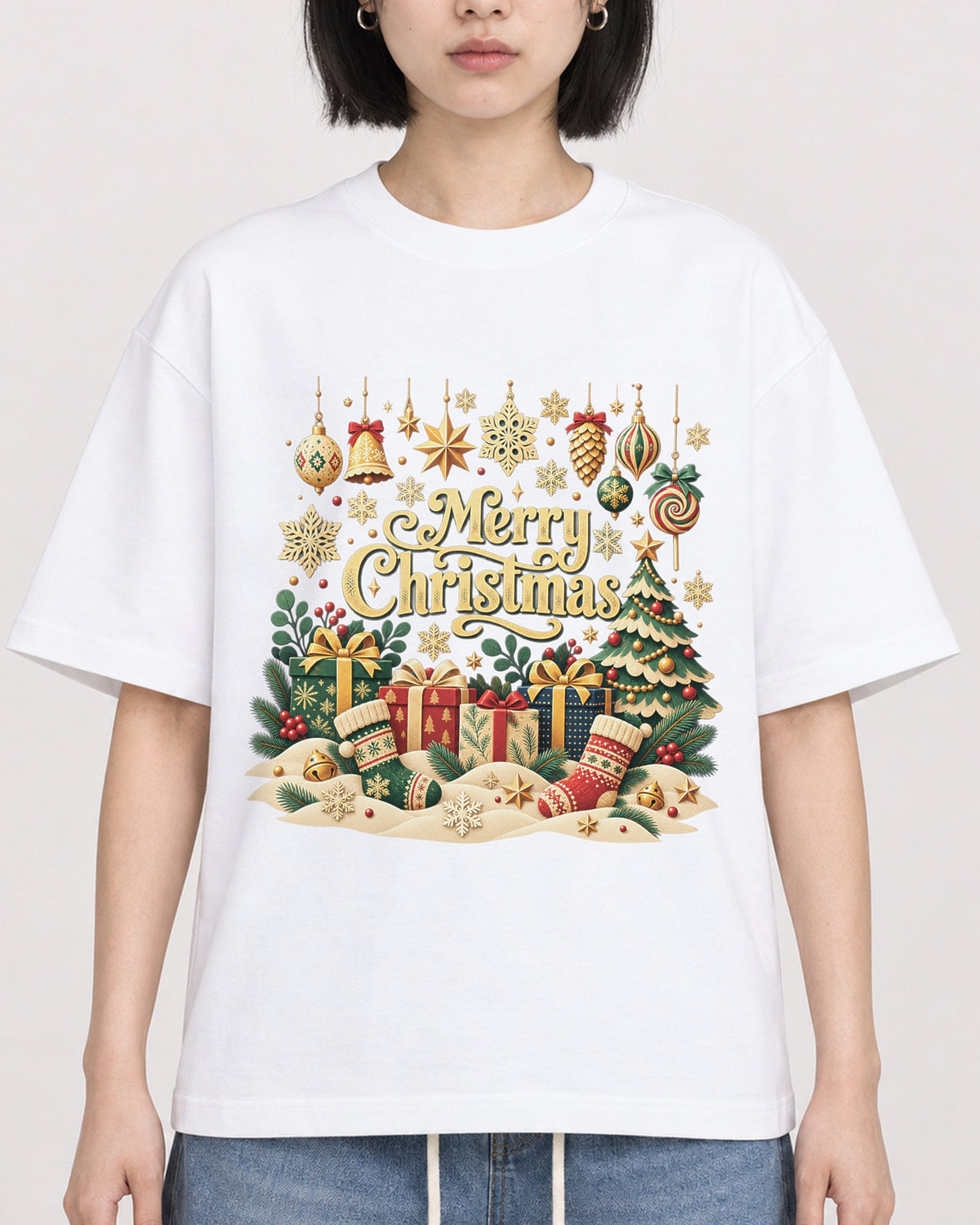 Mockup Boxy Heavyweight Tee White female close-up 11