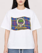 Mockup Boxy Heavyweight Tee White female close-up 01