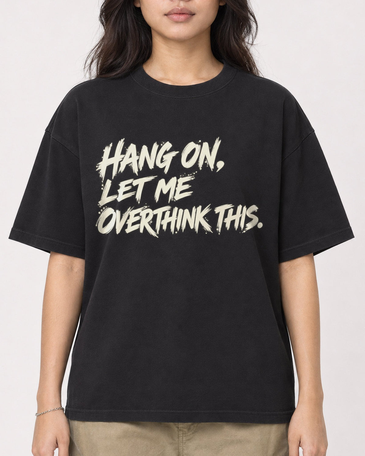 Mockup Boxy Heavyweight Tee Black female close-up 02