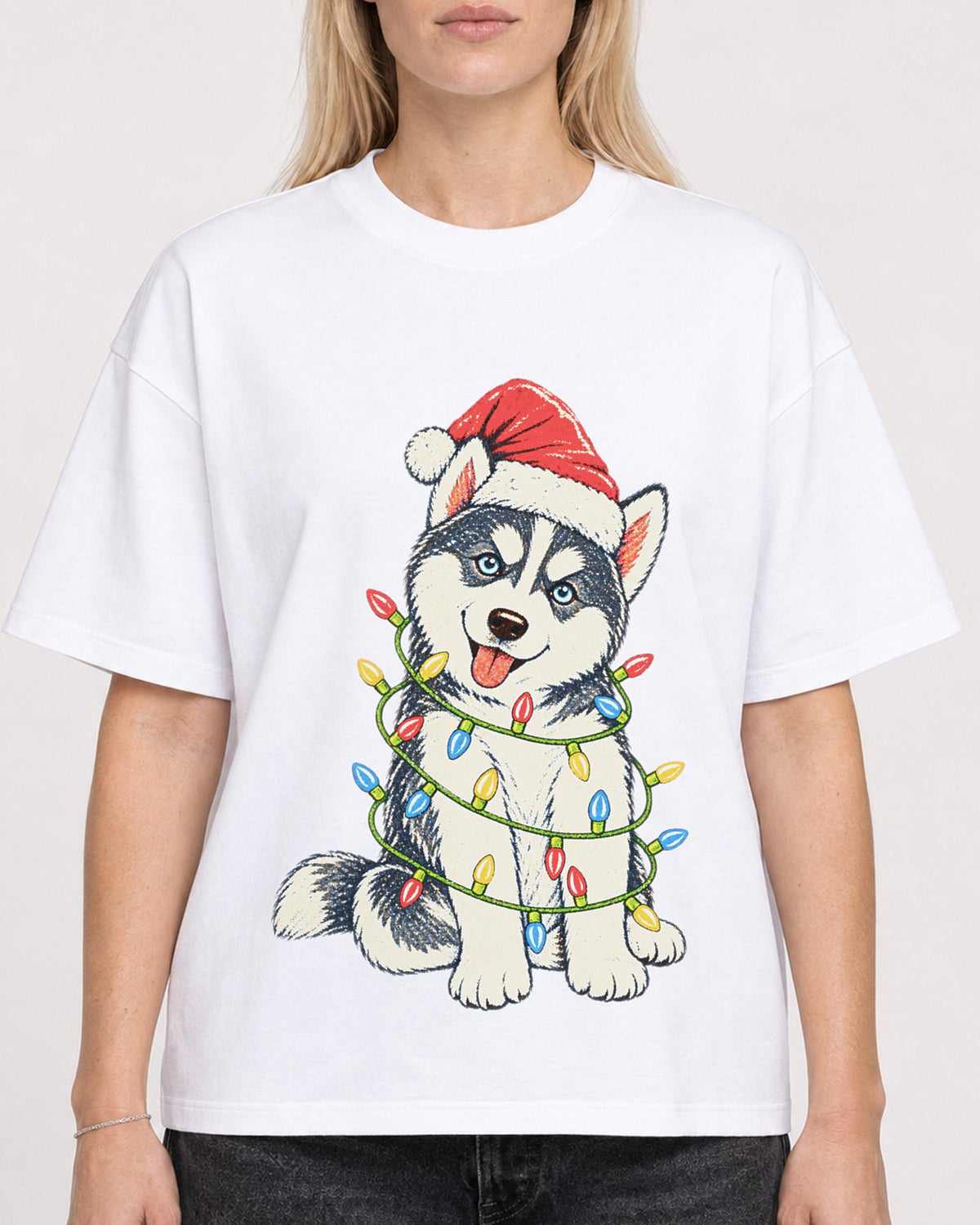 Mockup Boxy Heavyweight Tee White female close-up 08