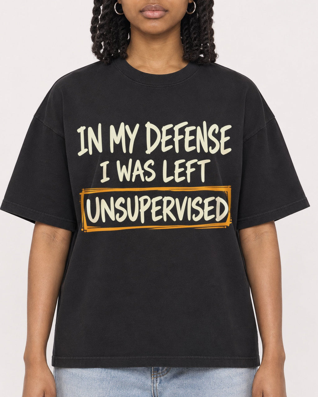Mockup Boxy Heavyweight Tee Black female close-up 15