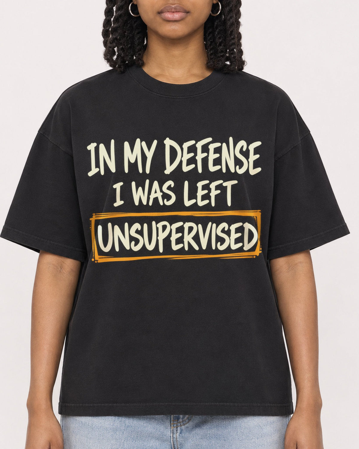 Mockup Boxy Heavyweight Tee Black female close-up 15