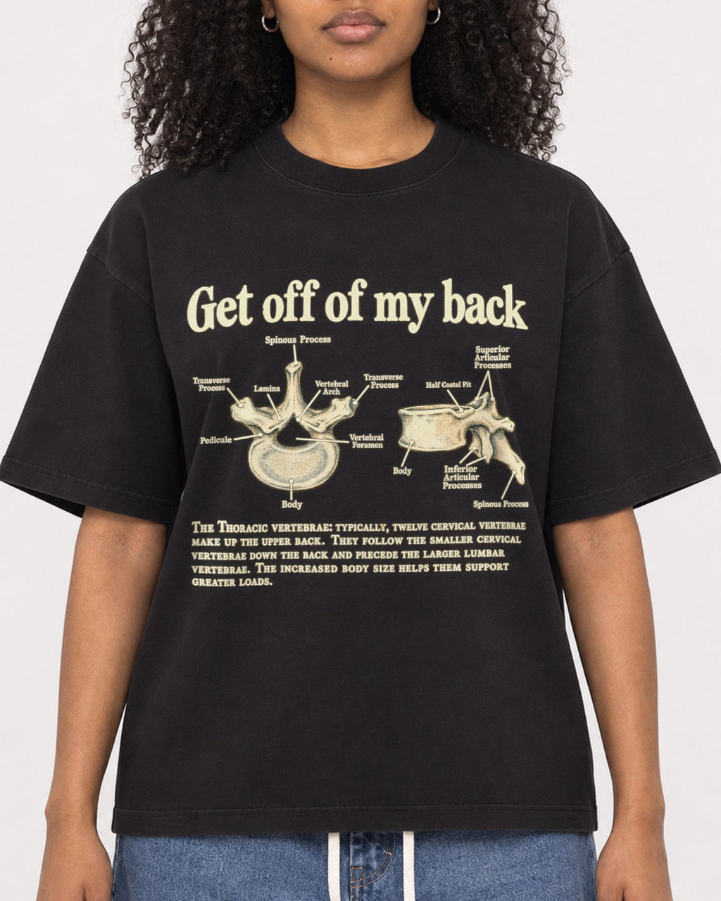 Mockup Boxy Heavyweight Tee Black female close-up 05
