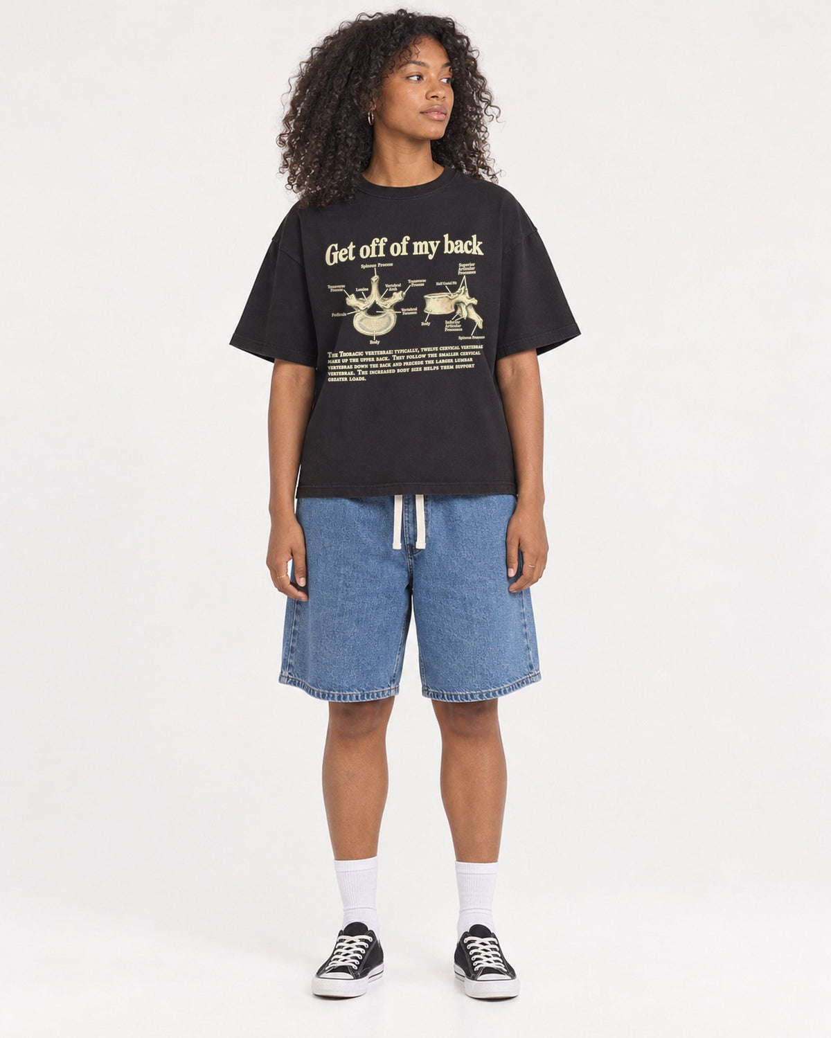 Mockup Boxy Heavyweight Tee Black female full-body 05