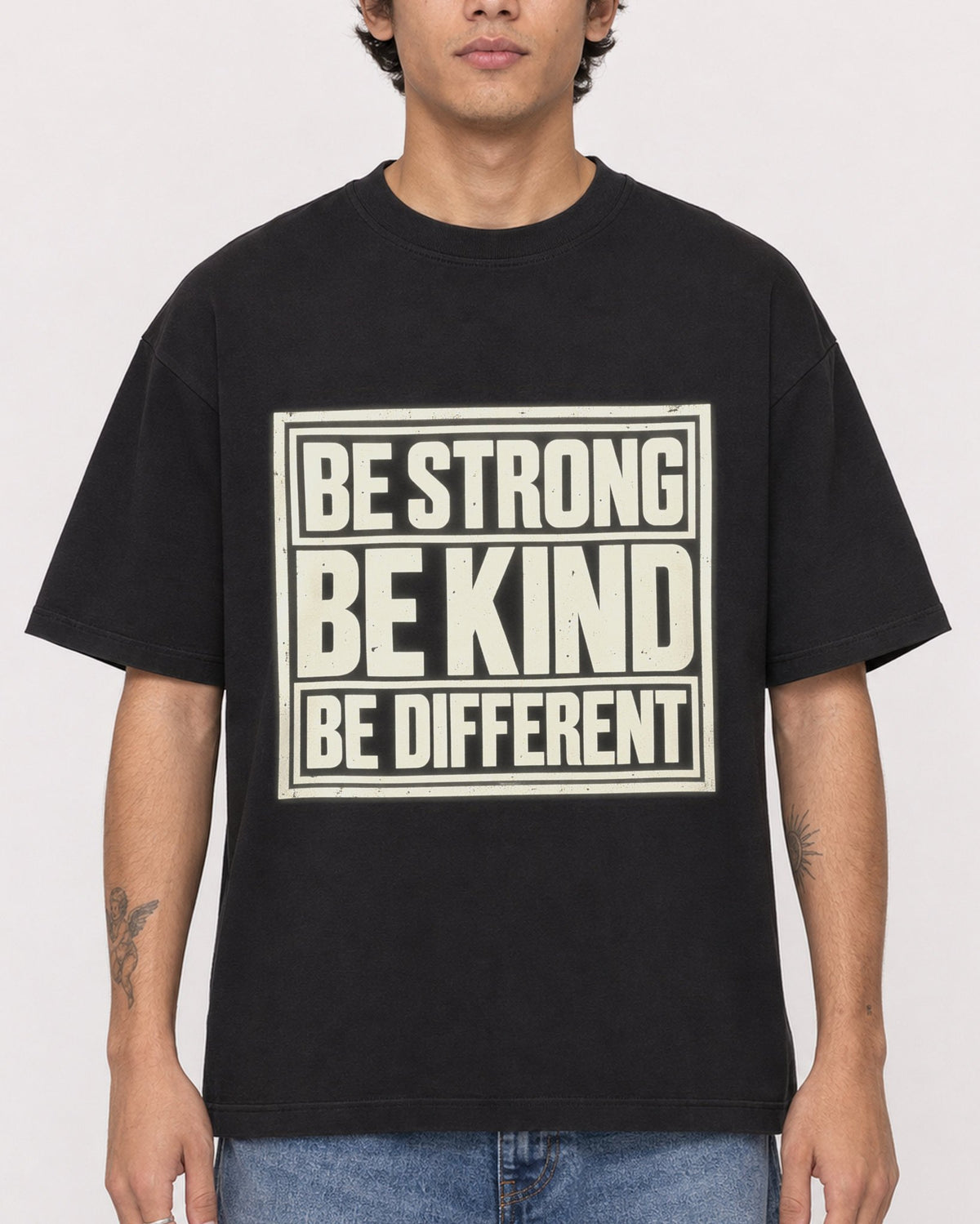 Mockup Boxy Heavyweight Tee Black male close-up 06