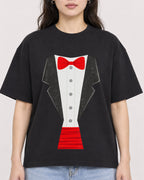 Mockup Boxy Heavyweight Tee Black female close-up 03
