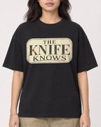 Mockup Boxy Heavyweight Tee Black female close-up 02