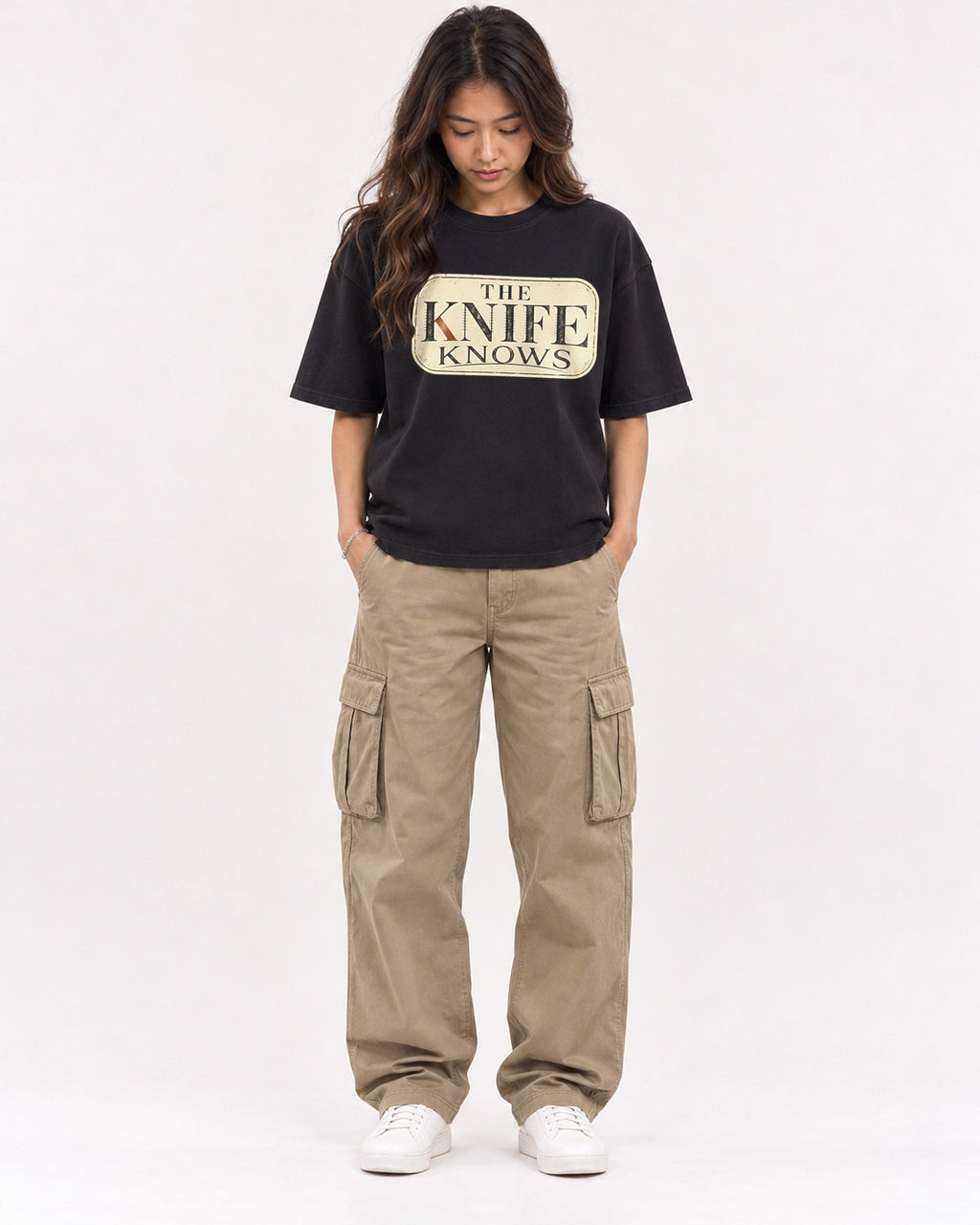 Mockup Boxy Heavyweight Tee Black female full-body 02