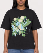 Mockup Boxy Heavyweight Tee Black female close-up 04