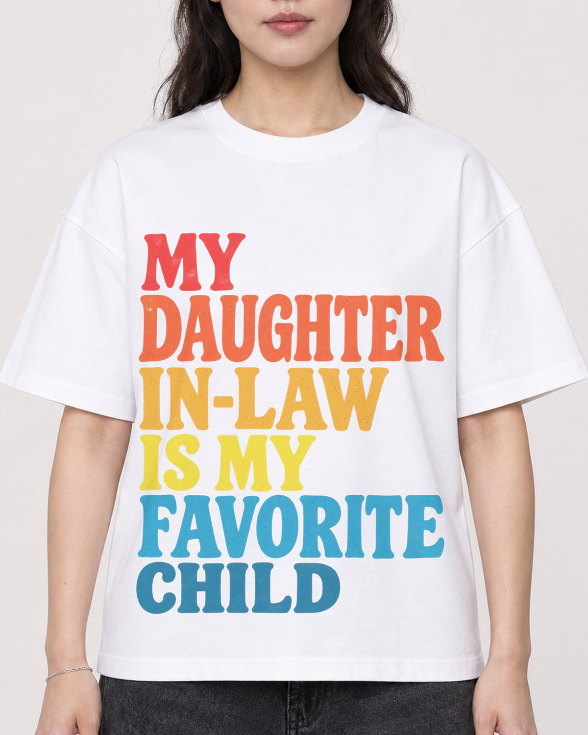 Mockup Boxy Heavyweight Tee White female close-up 03