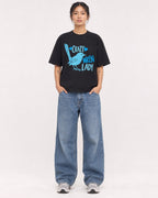 Mockup Boxy Heavyweight Tee Black female full-body 12