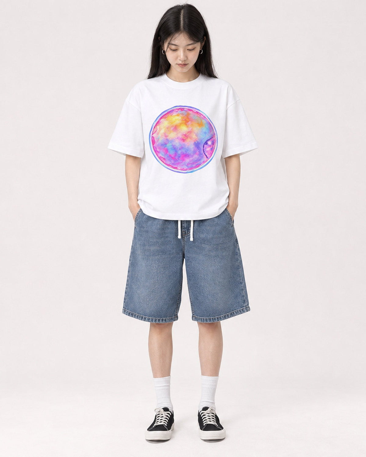 Mockup Boxy Heavyweight Tee White female full-body 01